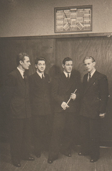 1948DansorkestAddyKleijngeld-JosMollemans-TheoSmits-HenkUitvlucht.jpg