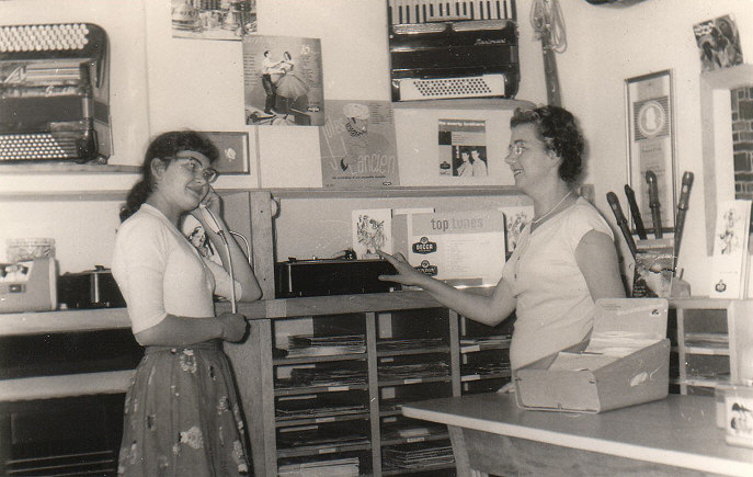 1960-AnnieenHennyindewinkel.jpg