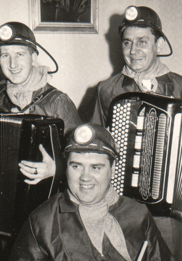 1960Devrolijkemijnwerkers.jpg