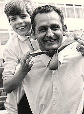 1967HeintjemetzijnleermeesterAddyKleijngeldklein.jpg